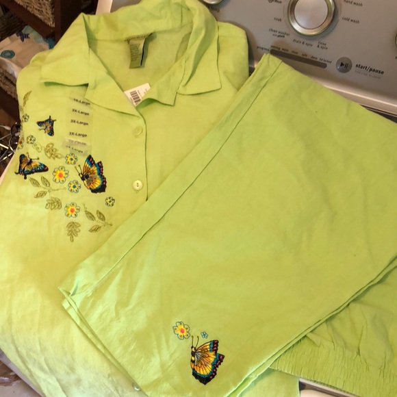 Pant suit - Picture 1 of 7